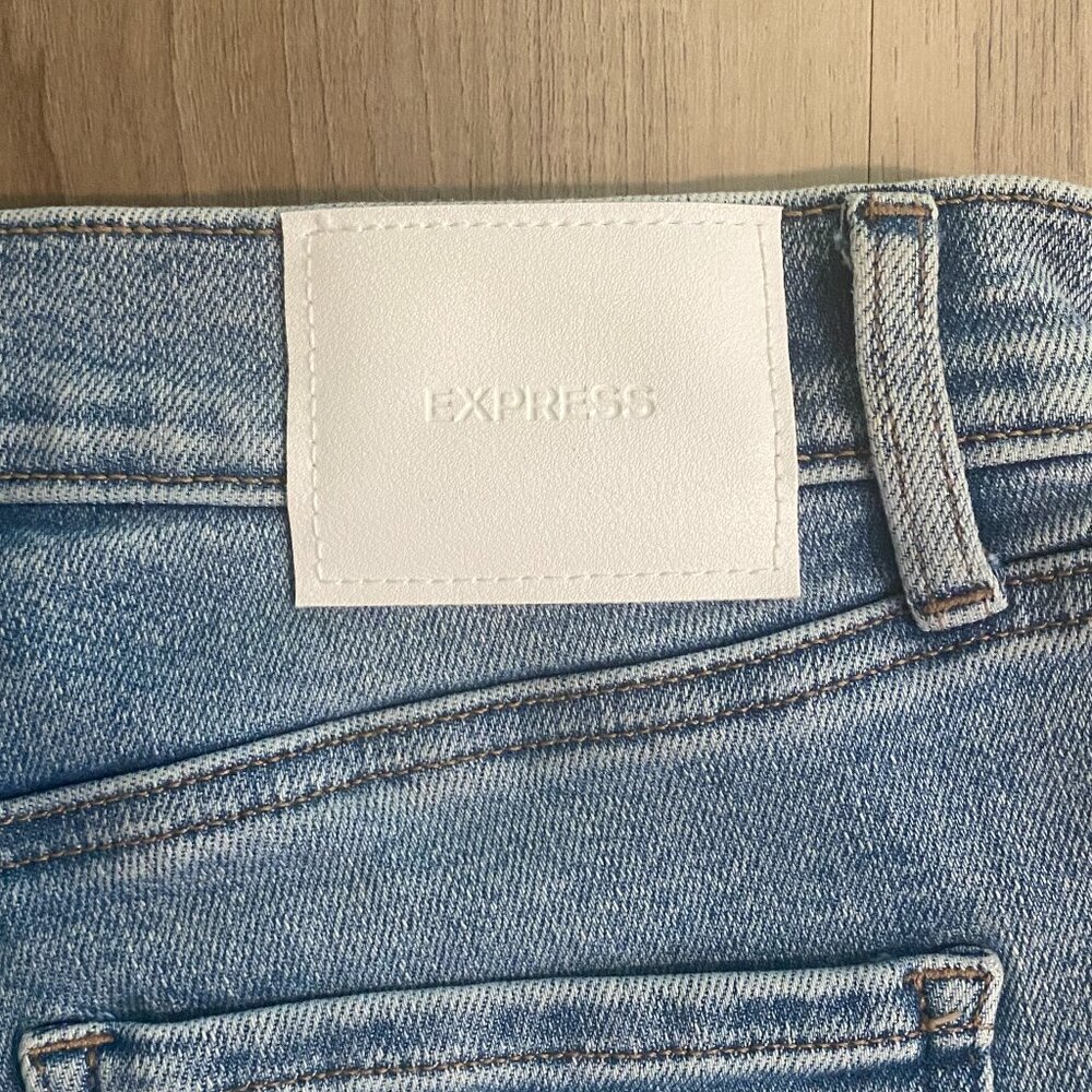 Express Mid Rise Flare Jeans Light Wash Size 4 Short Petite Vent Hem - Picture 9 of 11